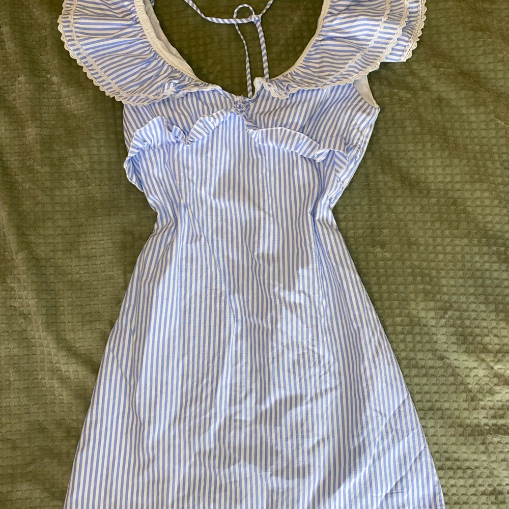 Blue and White Striped Mini Dress 🦢